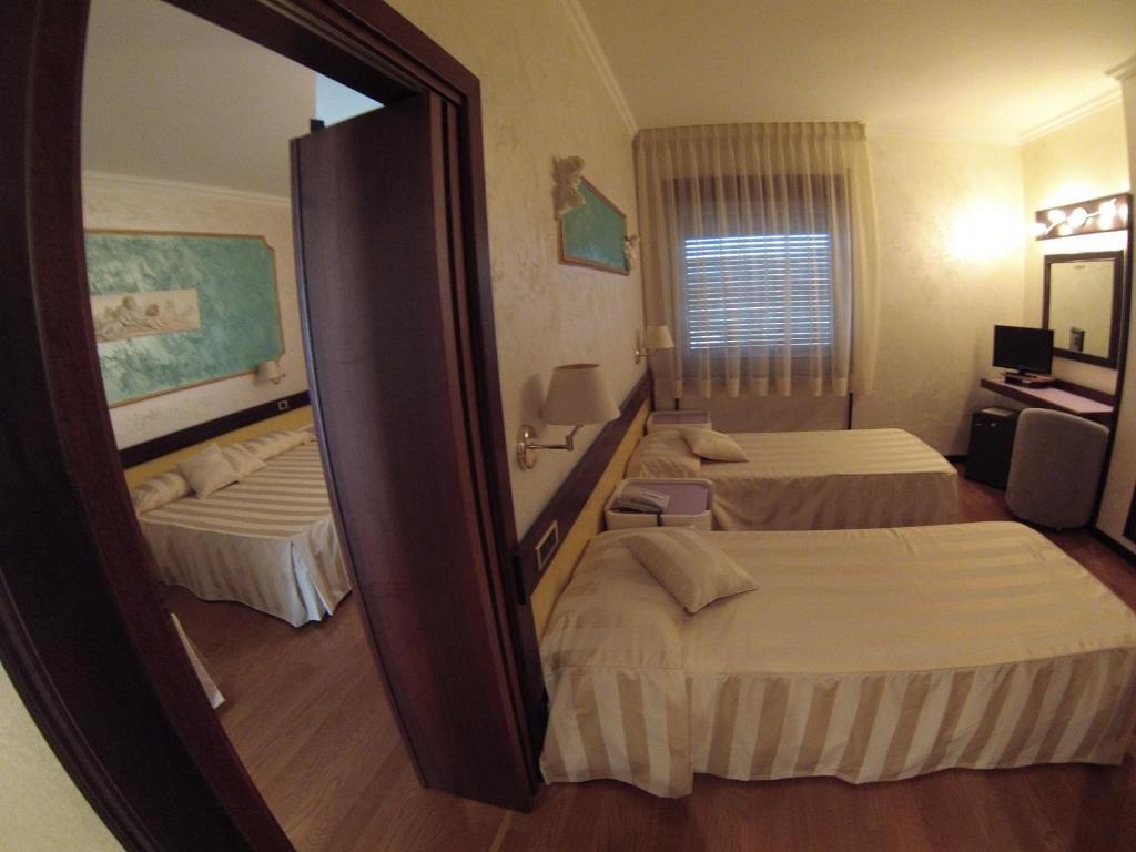Benny Hotel Catanzaro Zimmer foto