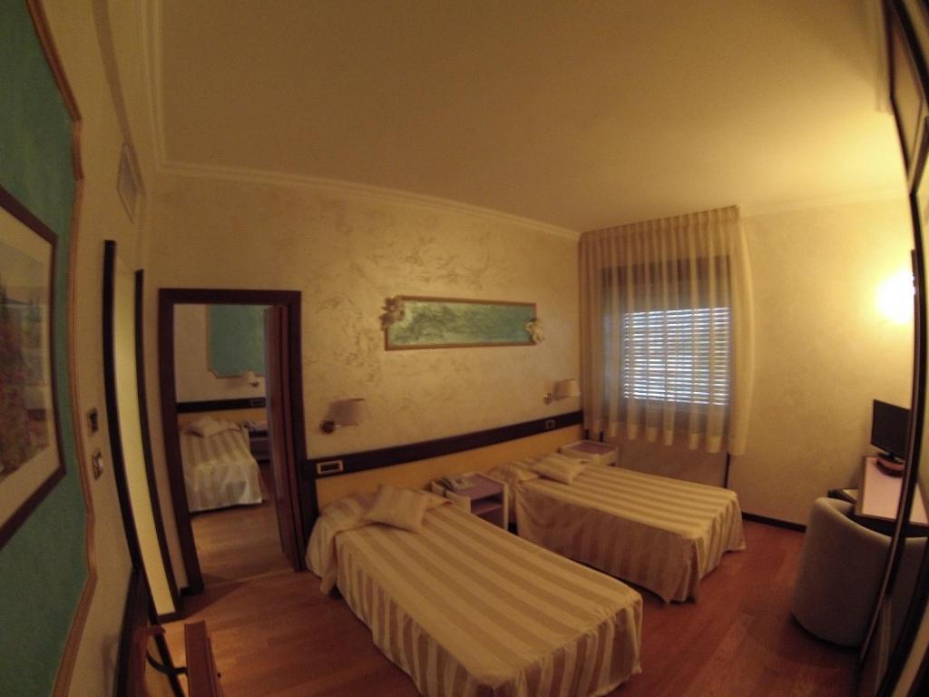 Benny Hotel Catanzaro Zimmer foto