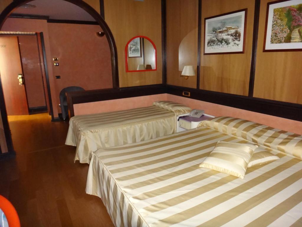 Benny Hotel Catanzaro Zimmer foto